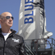 Imagen para el artículo titulado Viajar al espacio junto a Jeff Bezos costará, al menos, 5 millones de dólares